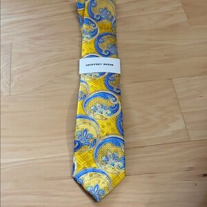 Geoffrey Beene Vibrant Yellow and Blue Paisley Tie